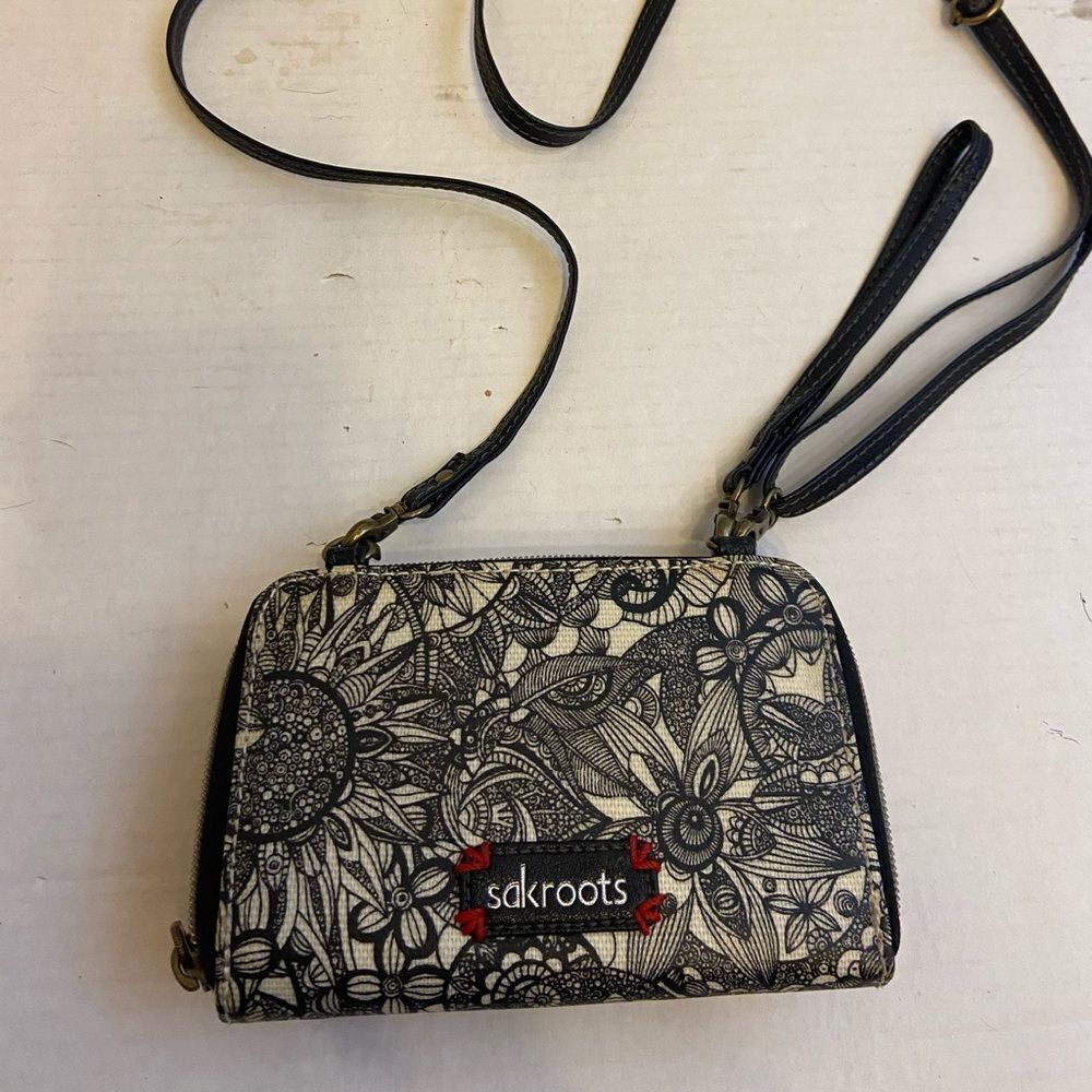 Sakroots wallet‎ crossbody black white